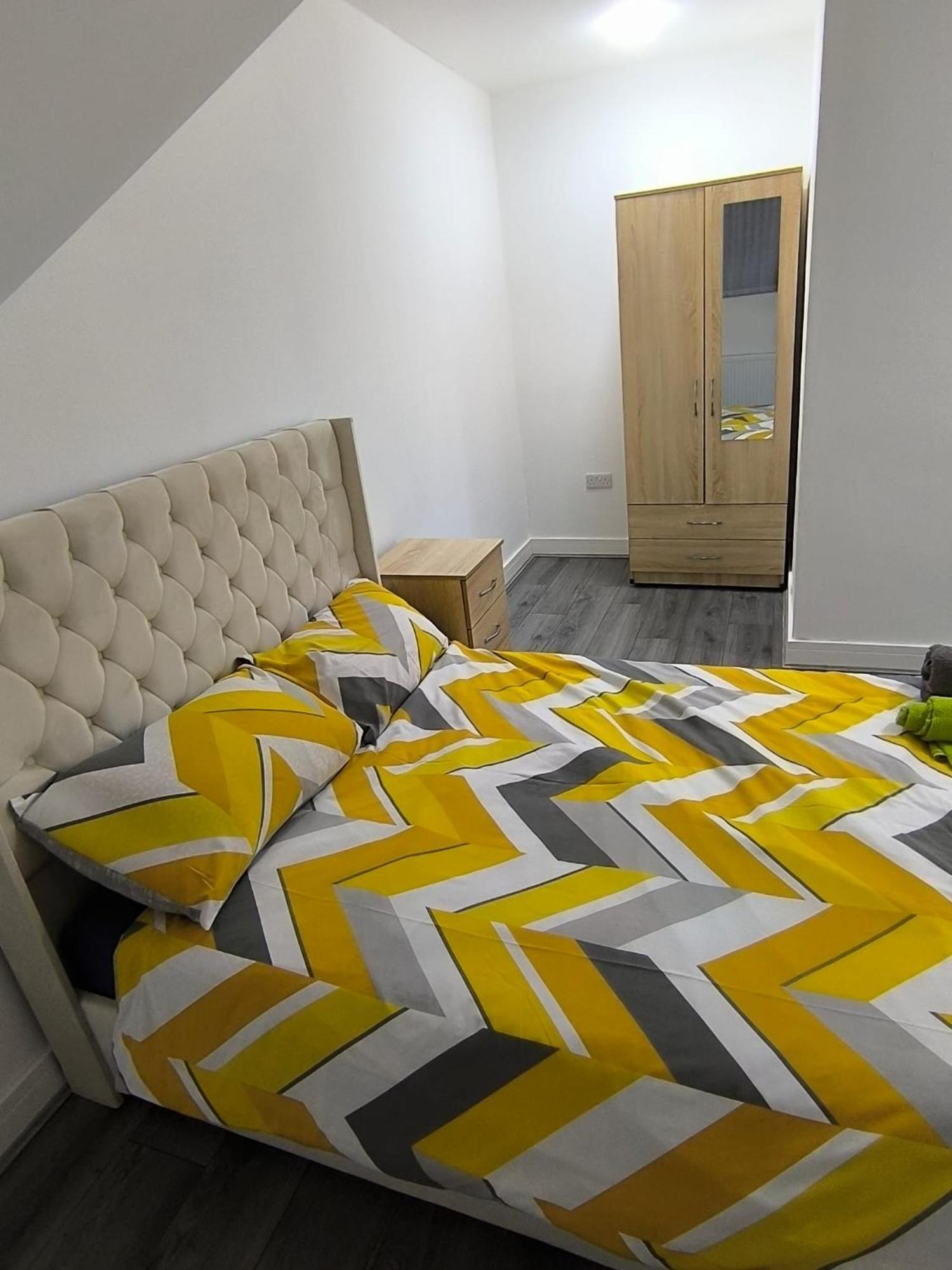 Spacious Full Home - Perfect For Families & Groups Oldbury  Buitenkant foto
